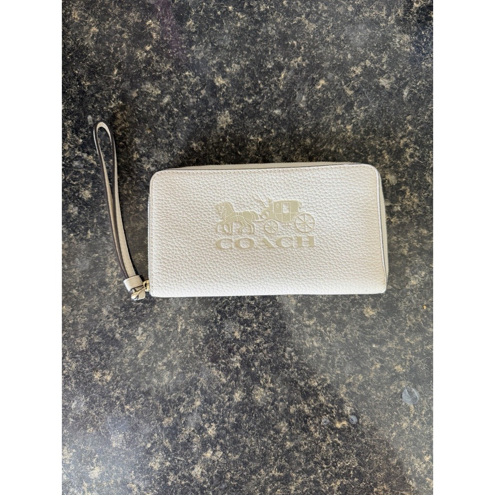 Coach Authentic Full Size Wallet/wristlet Leather Zip Around